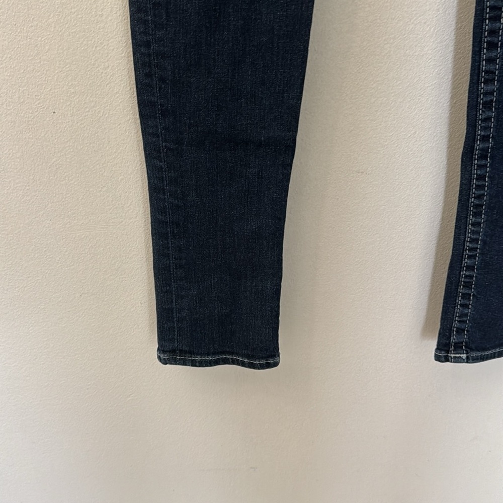 True Religion - Picture 3 of 8